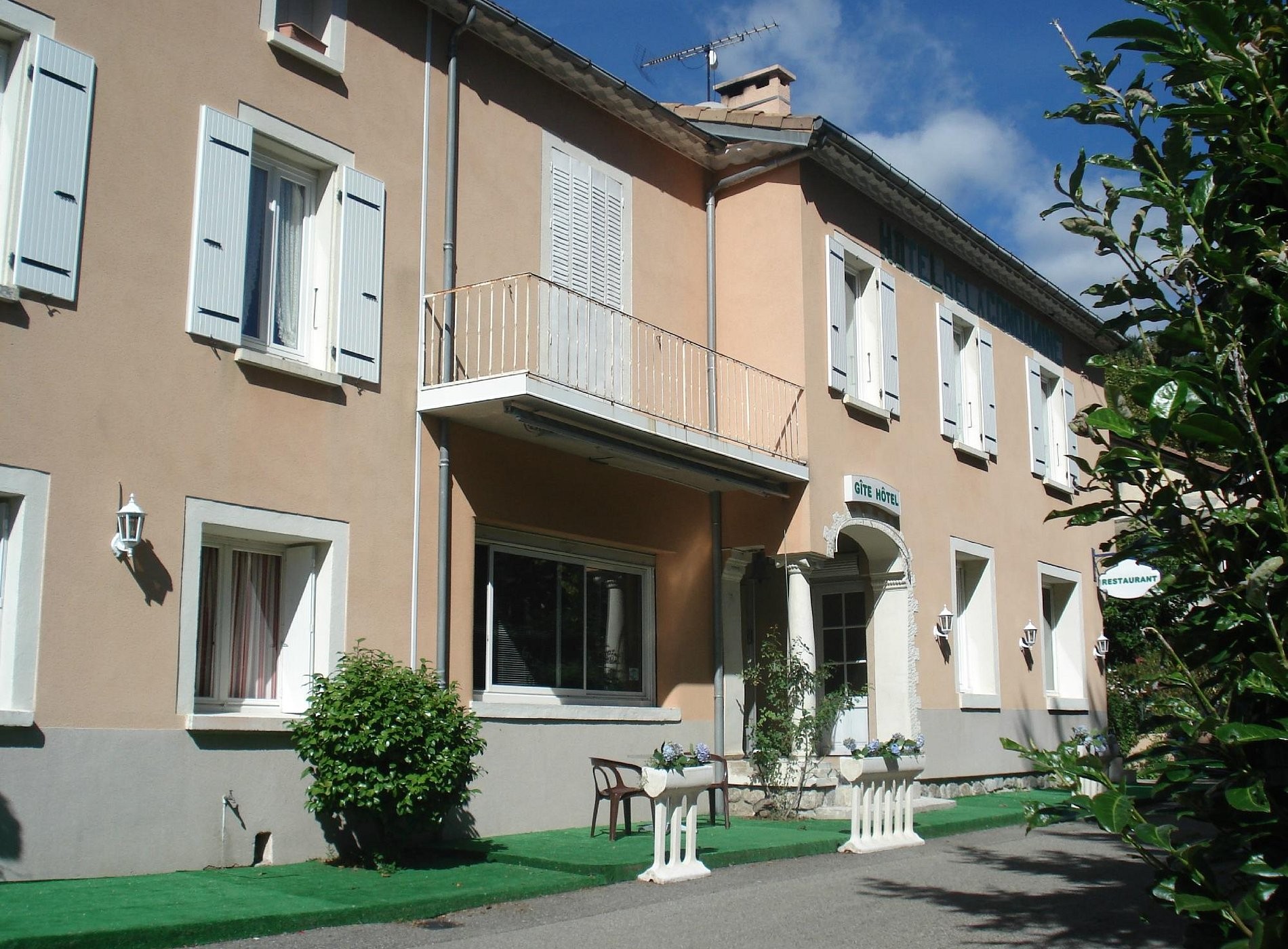 Hôtel de la Condamine, Hôtel à Thueyts