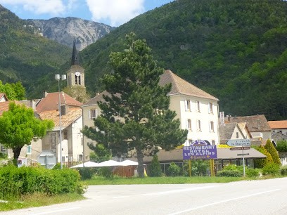 Hôtel Restaurant Les Alpins, Hôtel à Saint-Julien-en-Beauchêne