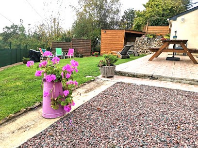 Gîte Suisse Normande - L'Emmarjulia, Hôtel à Espins