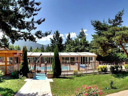 Logis Hôtel Le Lac Hôtel à Embrun