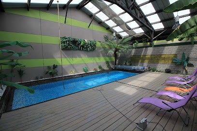 Les Ecuries Deroumard, Hôtel à Magneville