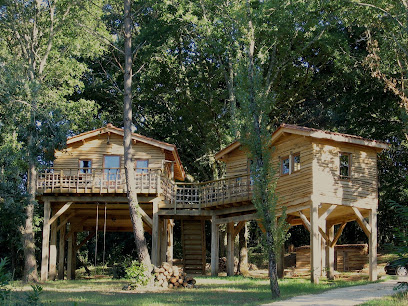 Les Cabanes Du Tertre, Hôtel à Urval