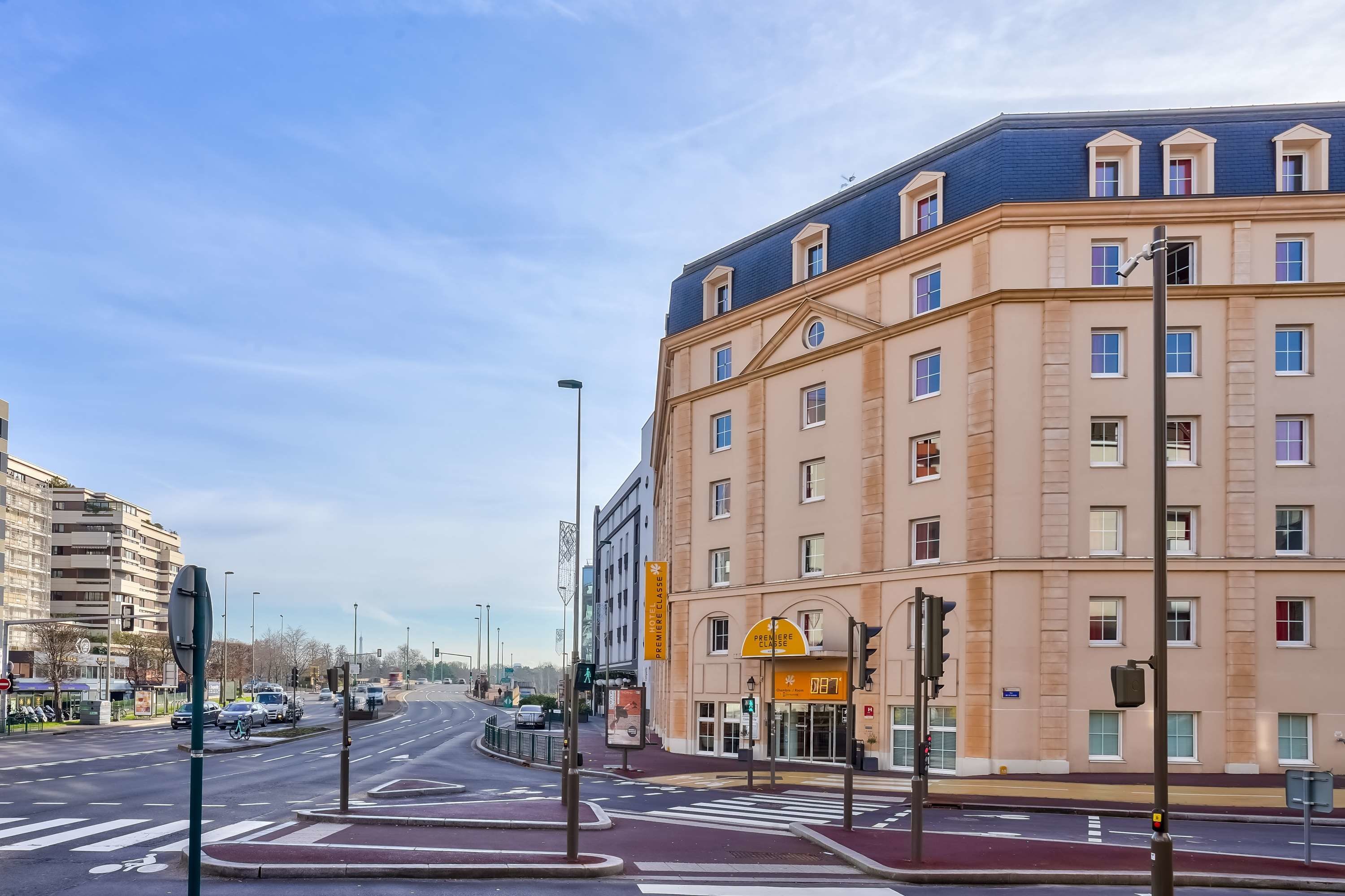Premiere Classe Paris Ouest - Pont De Suresnes, Hôtel à Suresnes