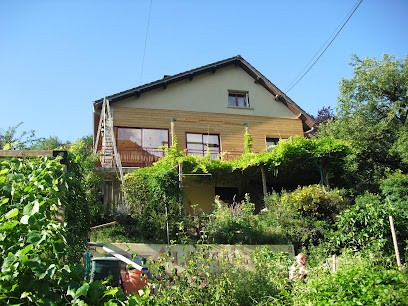 La Maison Imparfaite; Gîte, Hôtel à Fourbanne