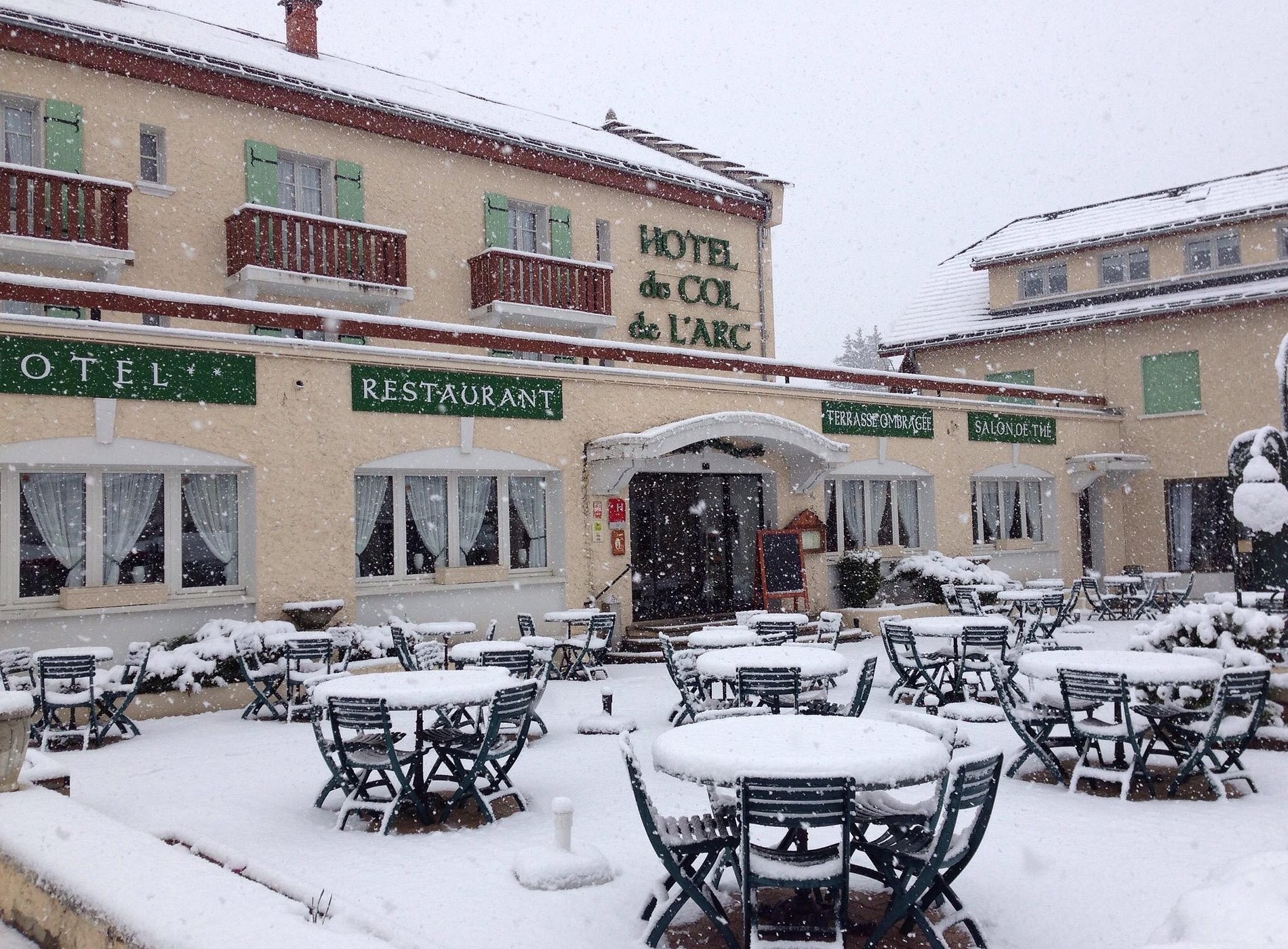 Logis Hôtel Du Col De L'Arc, Hôtel à Lans-en-Vercors