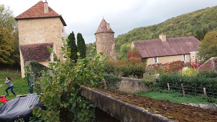 La Maison de Cure, Hôtel à Domecy-sur-Cure