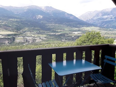 Champ De Riou, Hôtel à Saint-André-d'Embrun