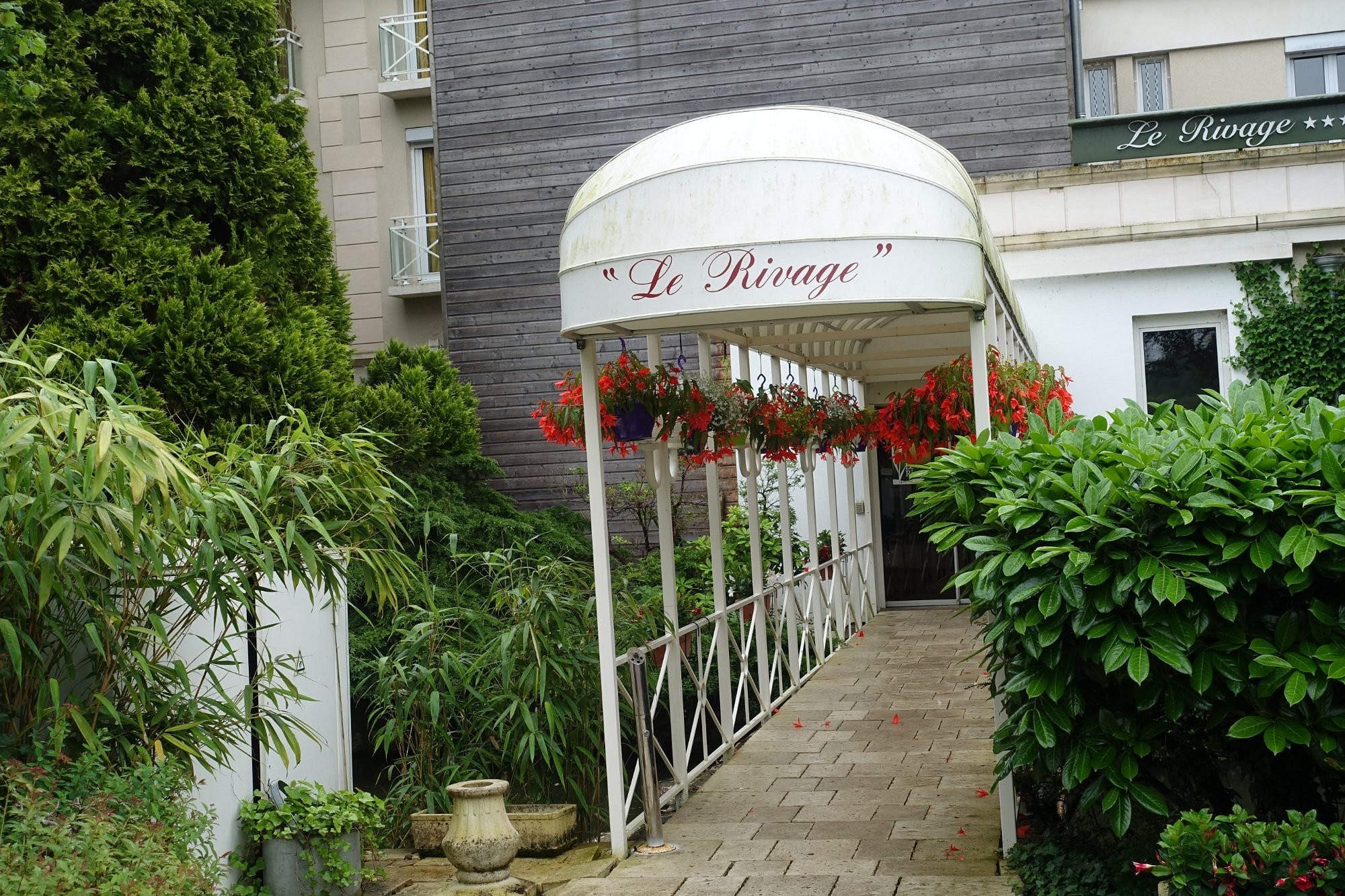 Hôtel-Restaurant Le Rivage, Hôtel à Olivet