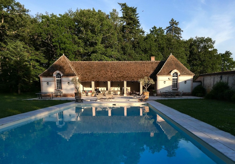 Château Of Les Grotteaux, Hôtel à Huisseau-sur-Cosson