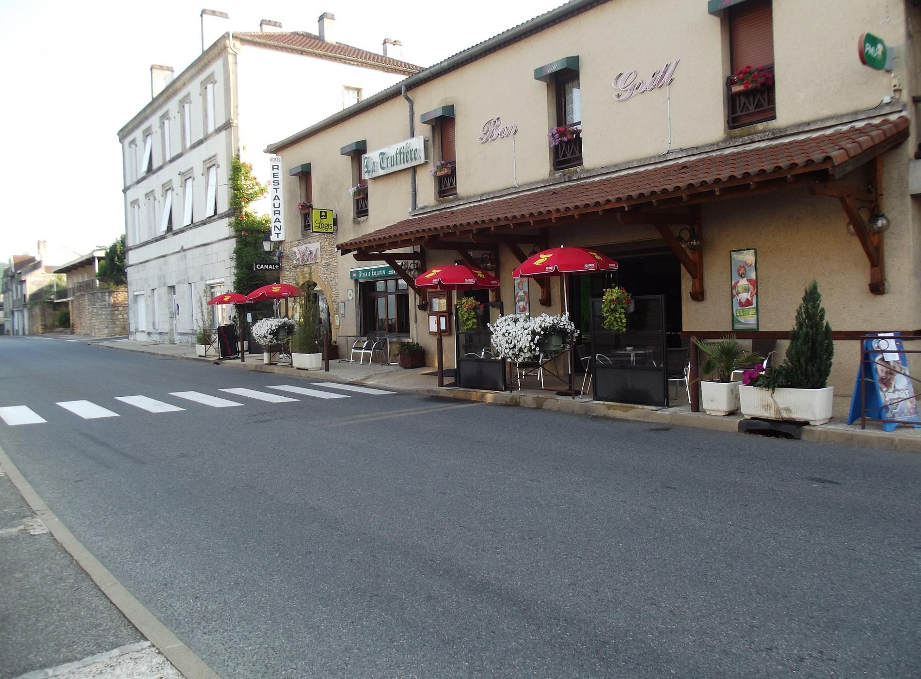 Hotel & Restaurant La Truffière, Hôtel à Puy-l'Évêque