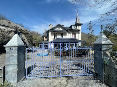 Petit Chateau, Hôtel à Laborde