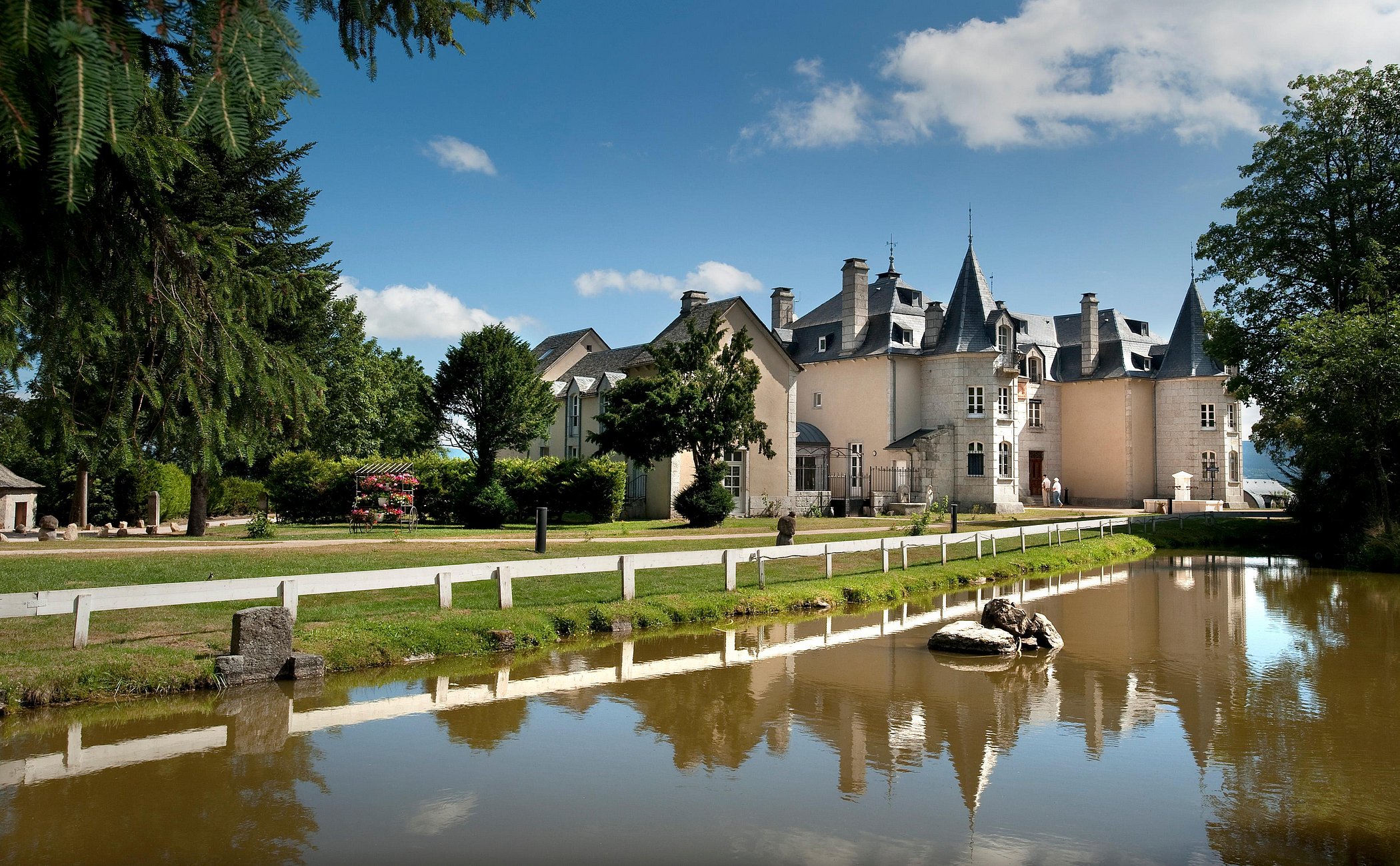 Chateau D'orfeuillette Albaret Ste-Marie Commune De La Garde Hôtel à Albaret-Sainte-Marie