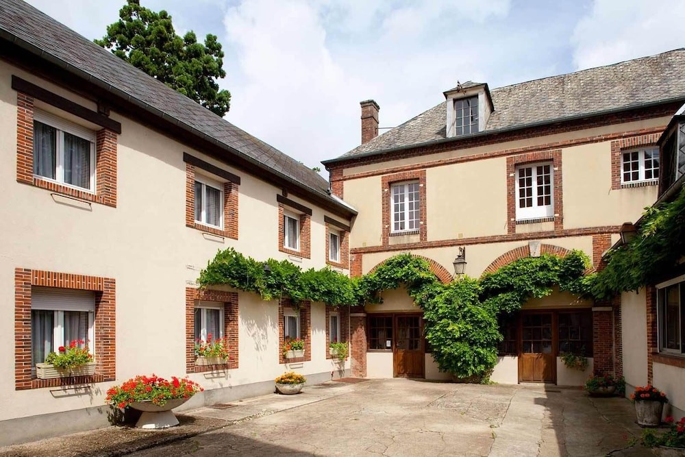 Hotel Du Saumon, Hôtel à Verneuil d'Avre et d'Iton