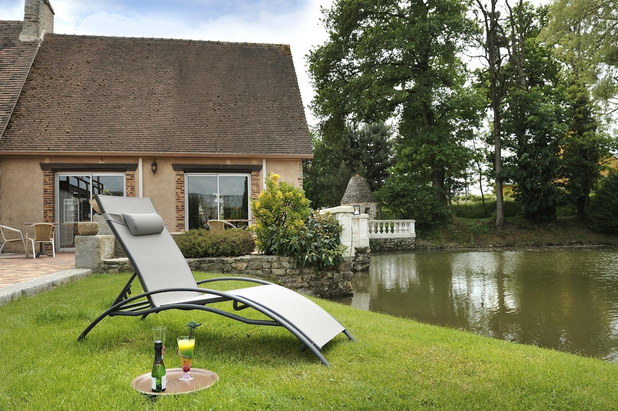 Logis Hôtel Oasis, Hôtel à Villaines-la-Juhel