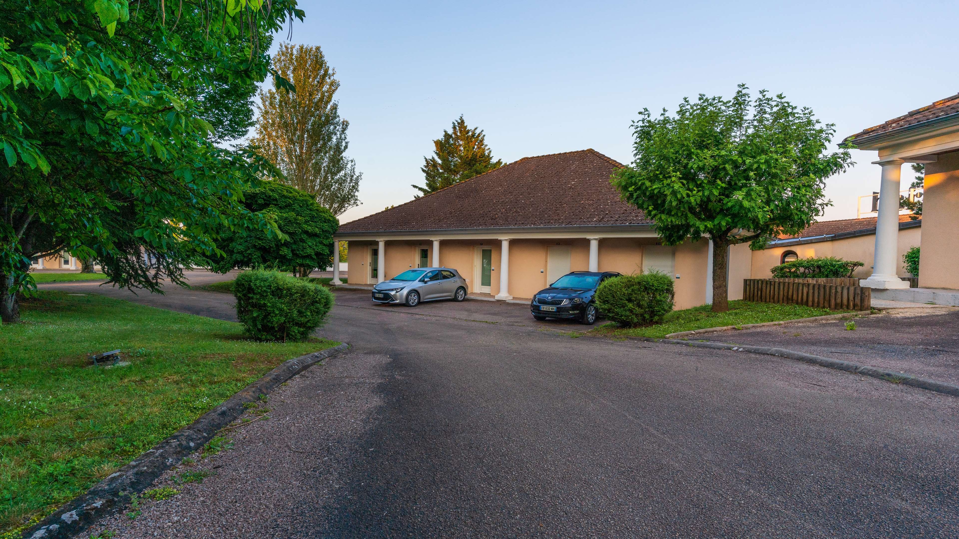 Kyriad Sens, Hôtel à Malay-le-Grand