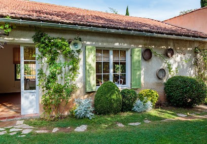 Relais Notre Dame de Quinson - Hotel Restaurant, Hôtel à Quinson