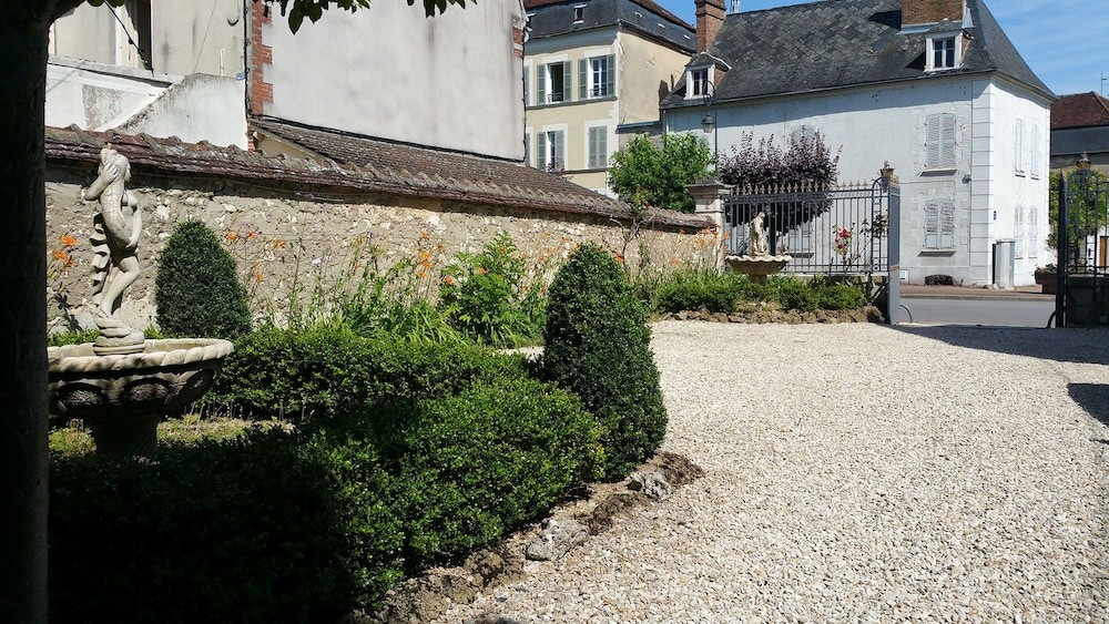 Vieille France, Hôtel à Saint-Florentin