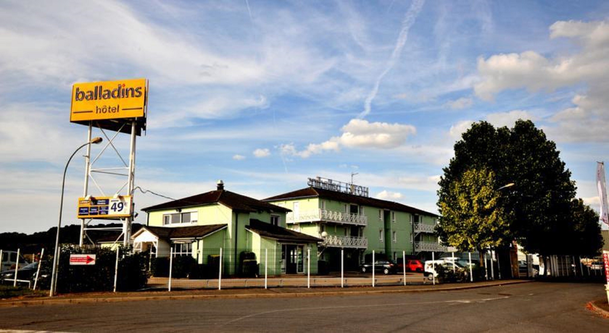 Hôtel initial by balladins Roissy CDG / Saint-Mard, Hôtel à Saint-Mard