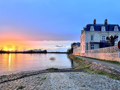 Hotel La Nuit - Les 3 Lieux, Hôtel aux Ponts-de-Cé