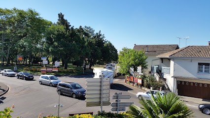 Le Rest In Born, Hôtel à Parentis-en-Born