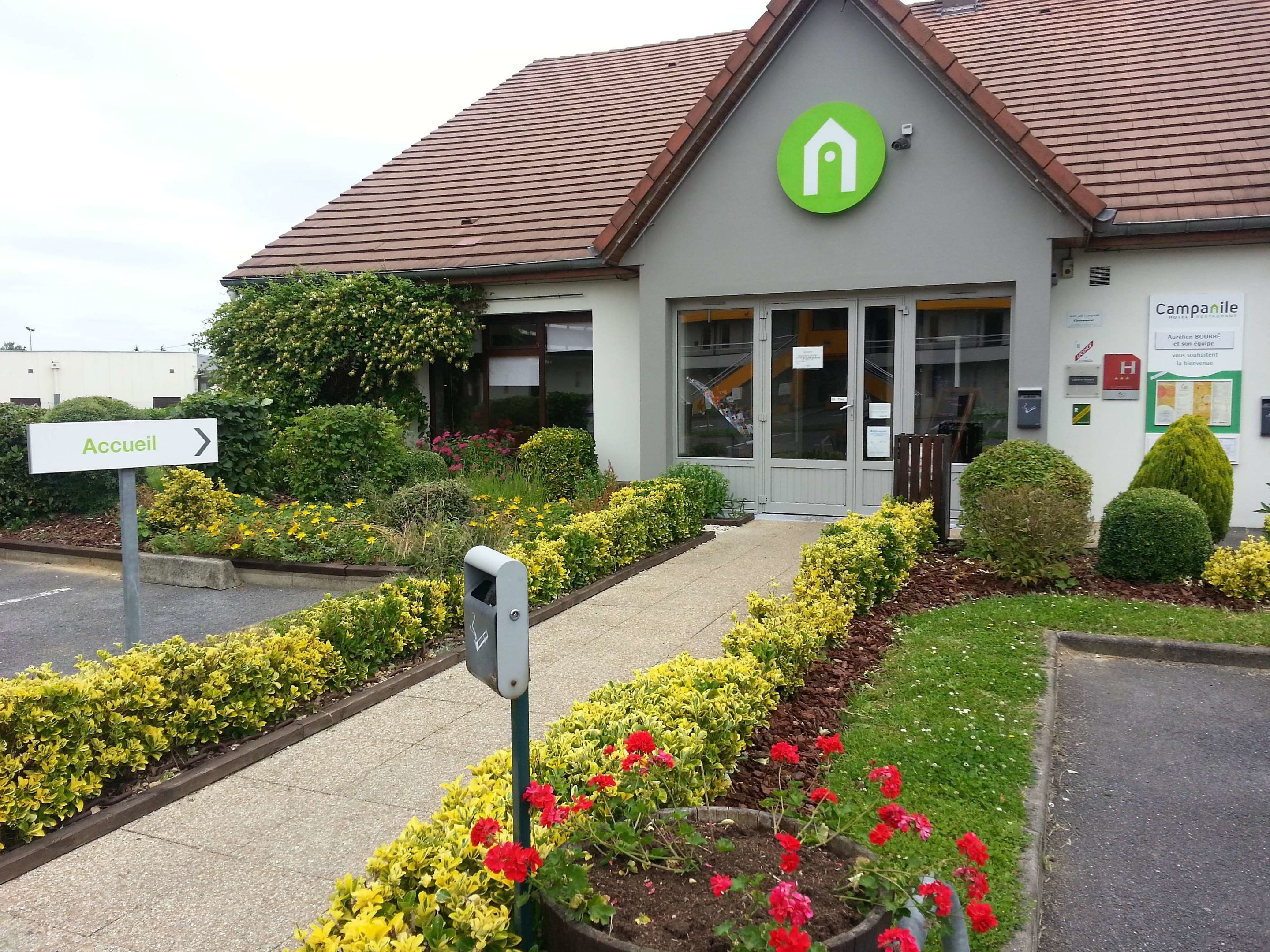 Hotel Kyriad Chantilly Sud Luzarches, Hôtel à Chaumontel