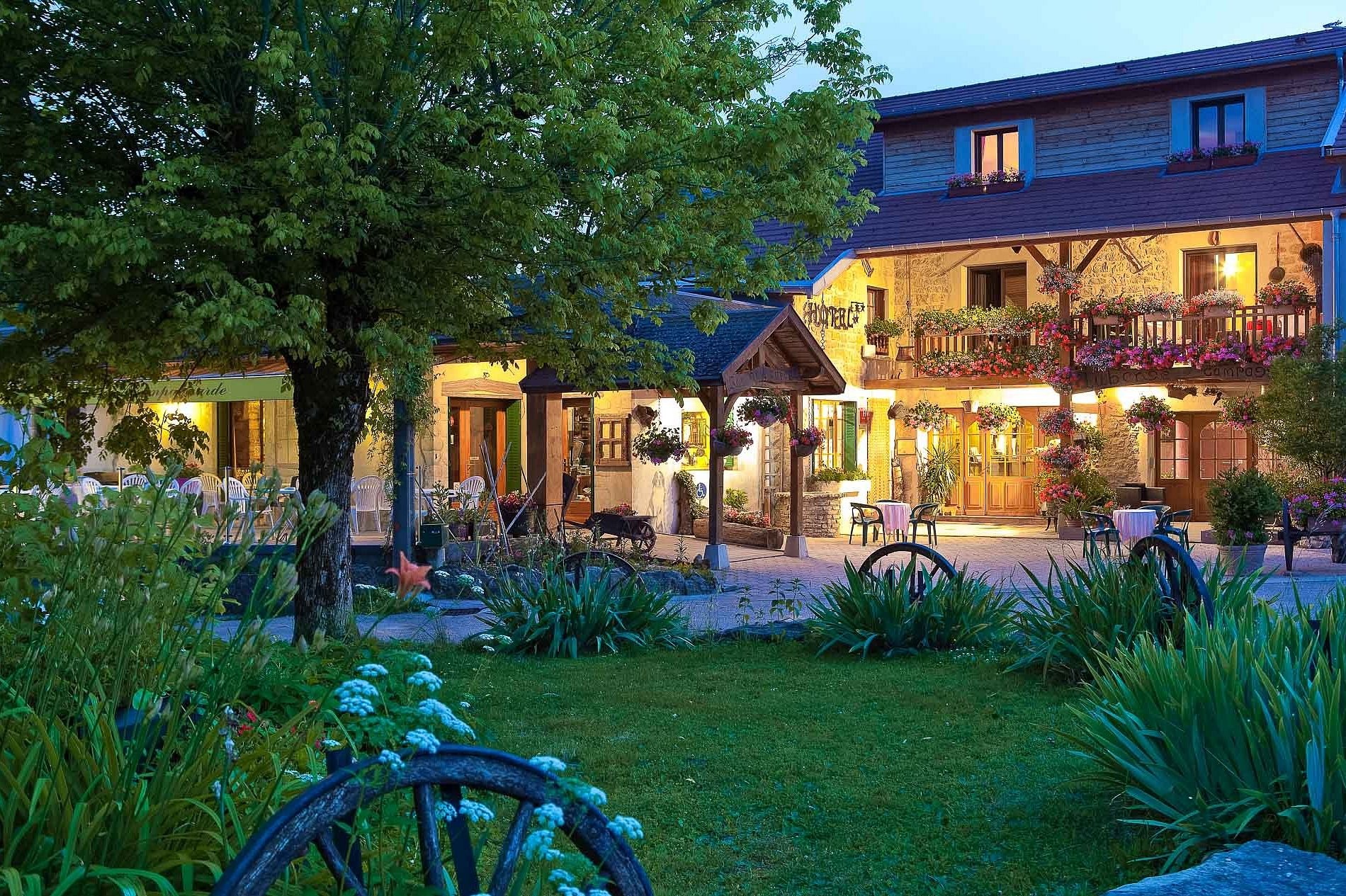 Hôtel L'Auberge Campagnarde, Hôtel à Évosges