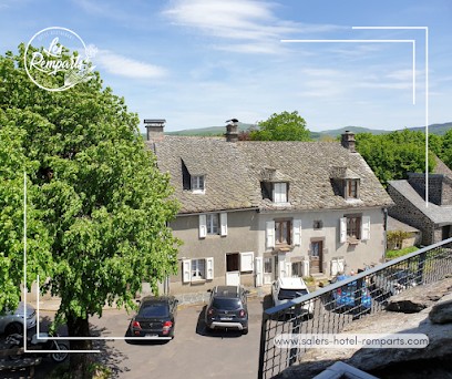 Logis Hôtel Restaurant & Spa Les Remparts, Hôtel à Salers