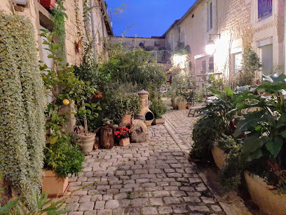 Terra-Crystal, Hôtel à Rochefort