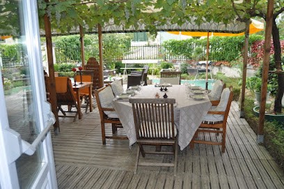 Les Tuileries De Chanteloup, Hôtel à La Roche-Chalais