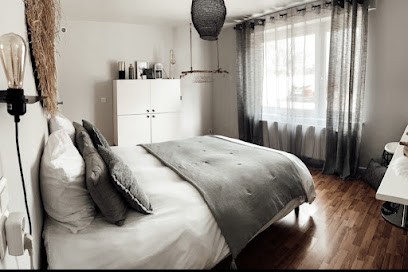 Le 46 Marly, Hôtel à Marly