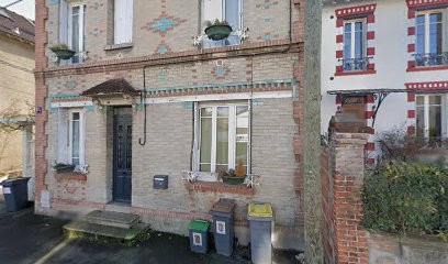 Hôtel Le Crabe Bleu Kep, Hôtel à Houilles