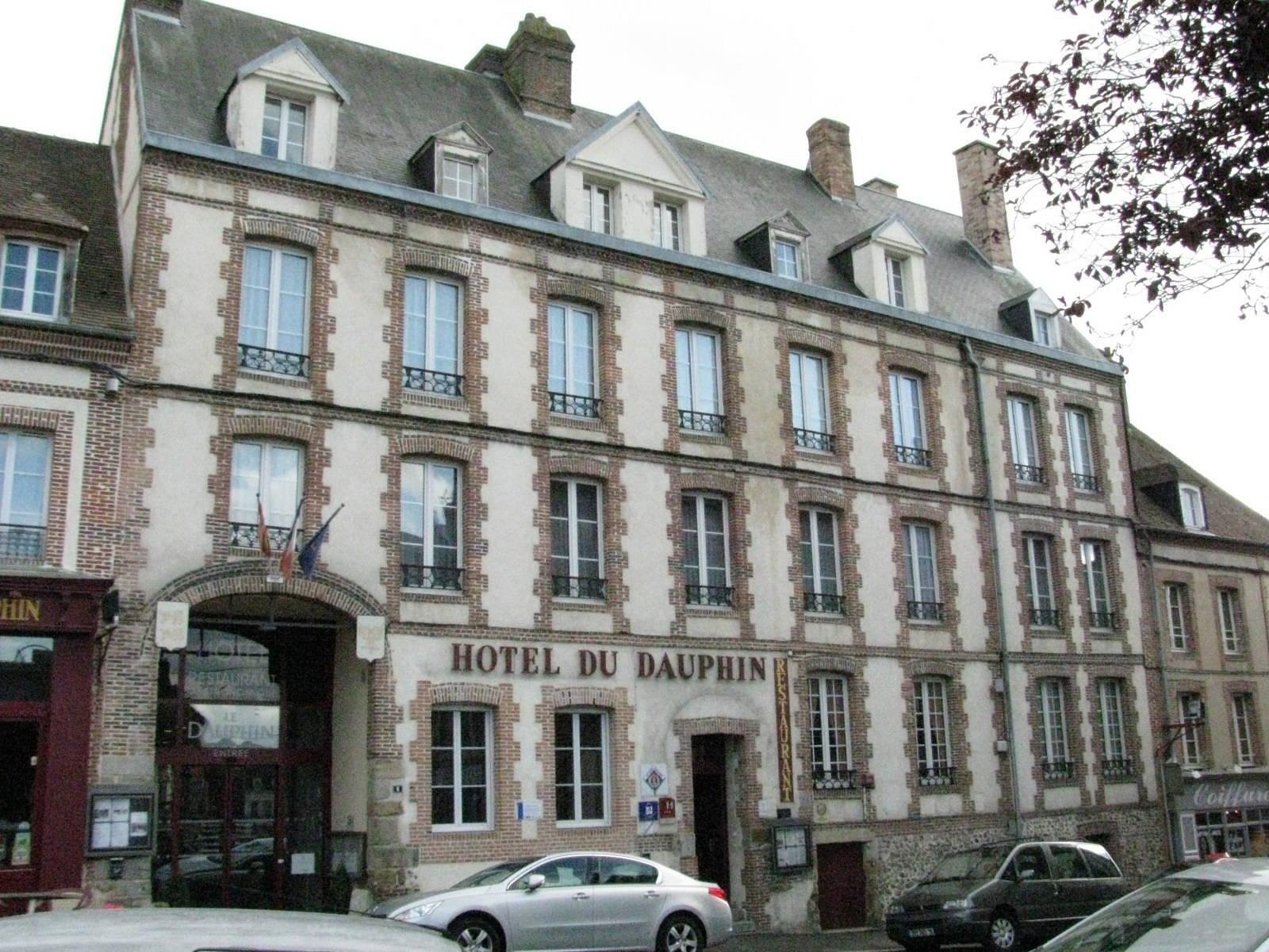 Brit Hotel du Dauphin, Hôtel à L'Aigle