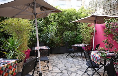 Logis Hôtel Des Causses Restaurant La Chaleur Nordique, Hôtel à Millau