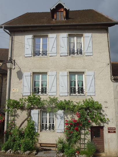 Cheznous-lods, Hôtel à Lods