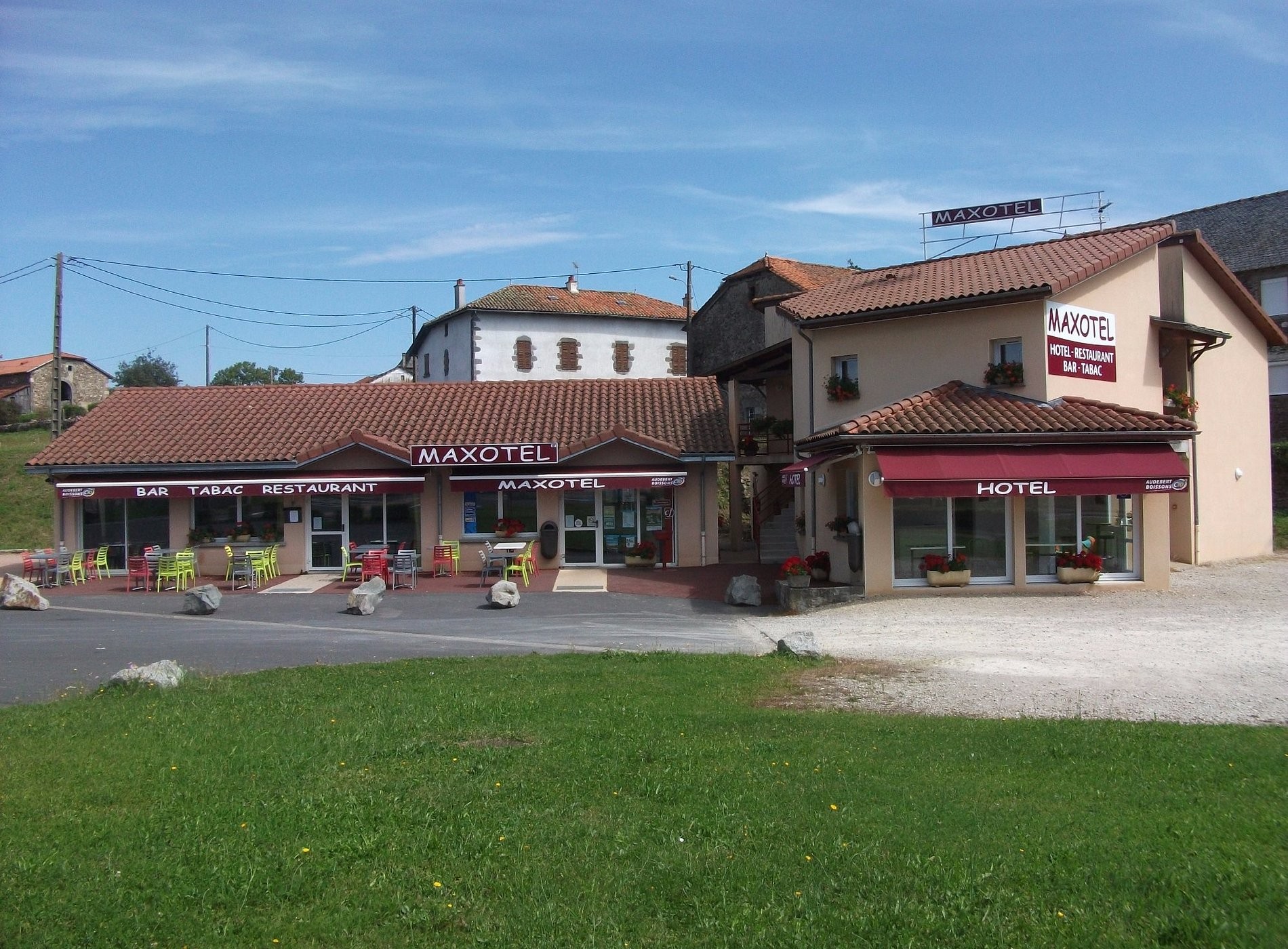 Hôtel-restaurant Maxotel à 5 Minutes D'Aurillac, Hôtel à Ytrac