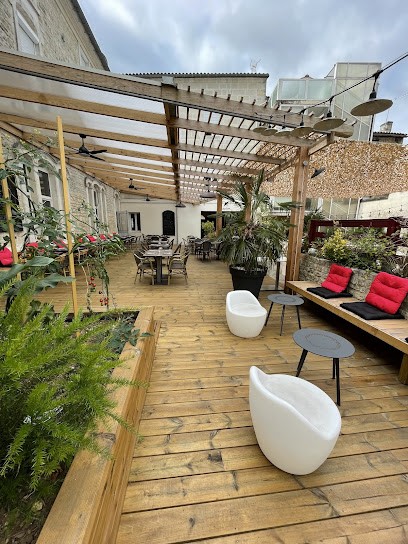 Logis Hôtel de l'Ecu Rest. de la Seugne, Hôtel à Jonzac