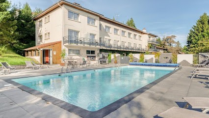 Logis Hôtel La Maison Carrée Rest. O'Carré D'Art, Hôtel à Méréville