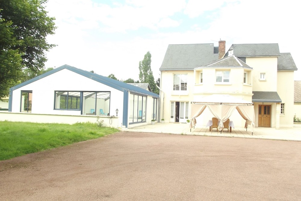 LES VEDIERES, Hôtel à Conflans-sur-Anille