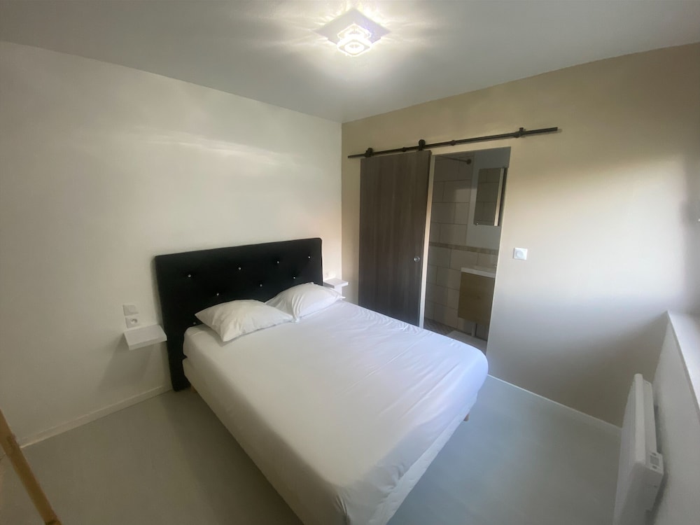 California, Hôtel à Maretz