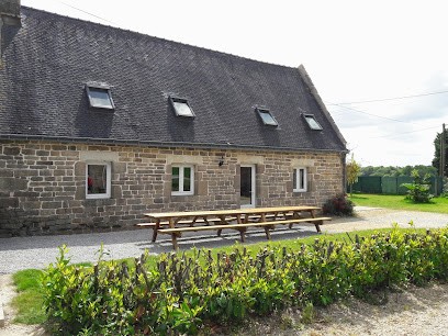 Gîte De Groupe Bretagne Sud. Domaine Des Lauriers. Piscine, Hôtel à Languidic