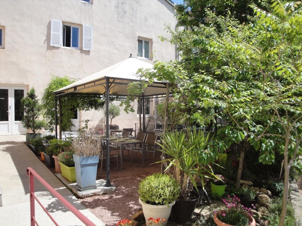 Hôtel-Restaurant Le Marronnier - Tramayes - Cluny Sud Bourgogne, Hôtel à Tramayes