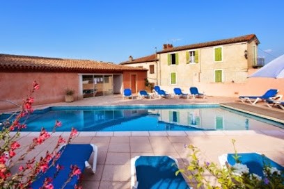 Logis Hôtel Des Colonnes, Hôtel à Gréoux-les-Bains