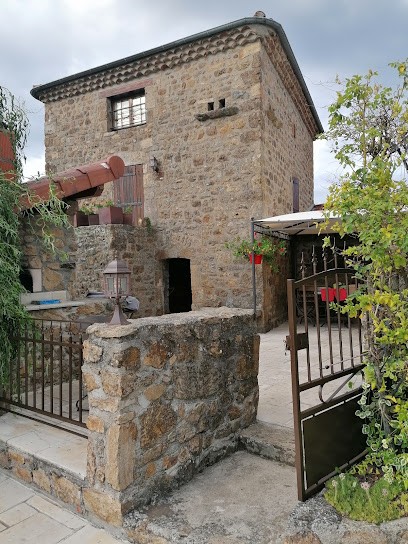 Gîte La maison du bonheur, Hôtel à Saint-Félicien