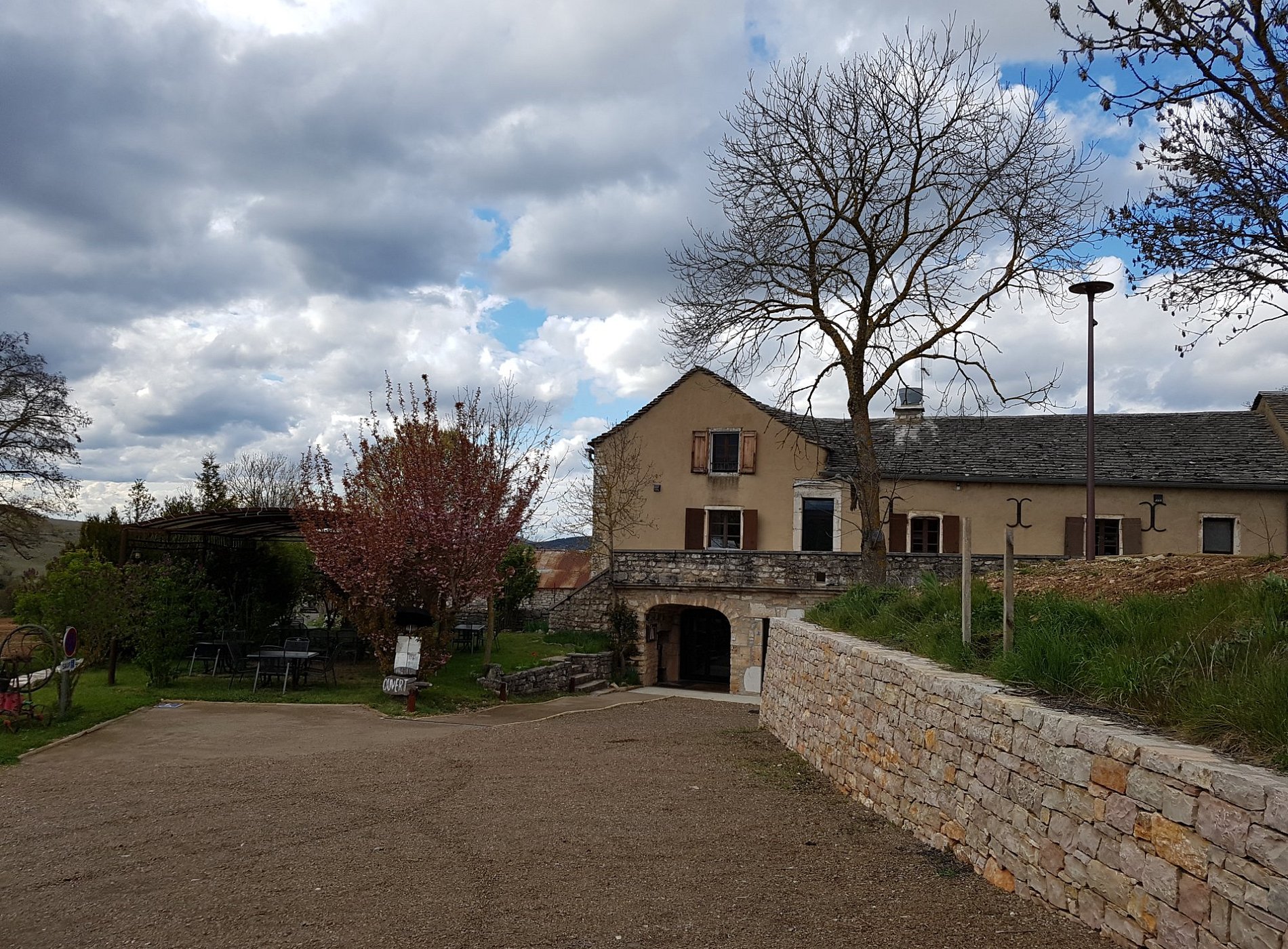 Auberge Du Chanet Hôtel à Hures-la-Parade