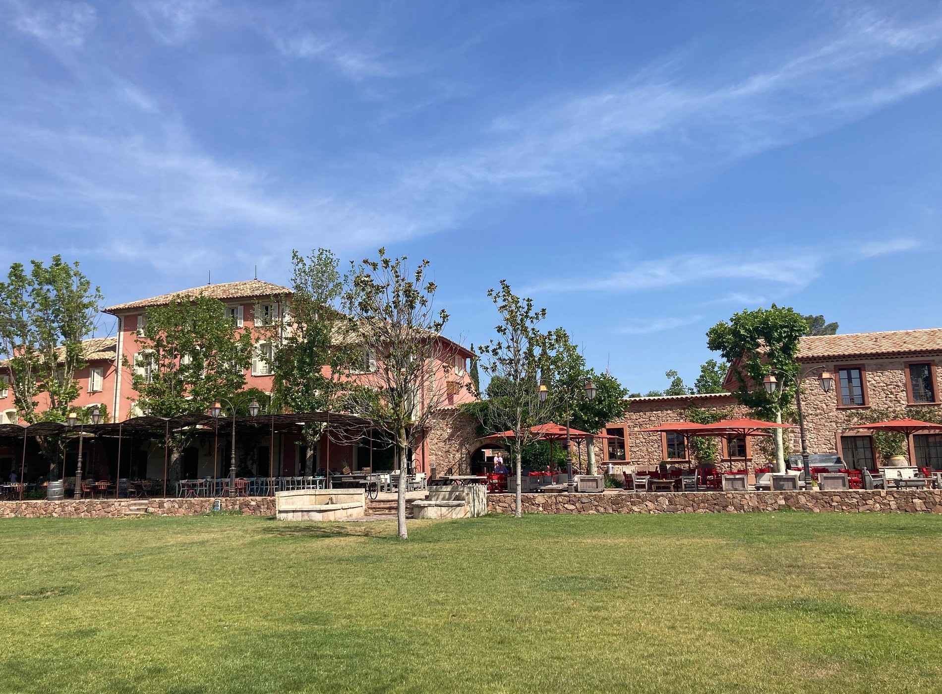 Château Saint-Roux, Hôtel au Cannet-des-Maures