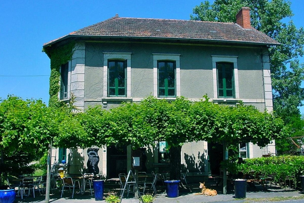 Auberge Magnette Hotel, Hôtel à Audes