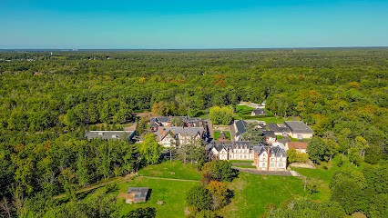 VVF Domaine De La Grande Garenne à Neuvy Sur Barangeon, Hôtel à Neuvy-sur-Barangeon