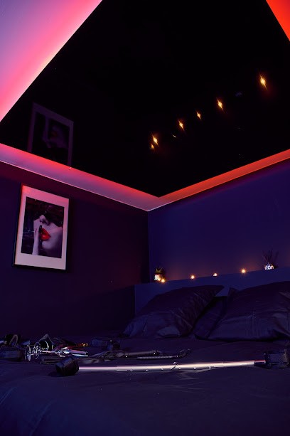 Evasion Love Room Dans L'Aude, Hôtel à Tuchan