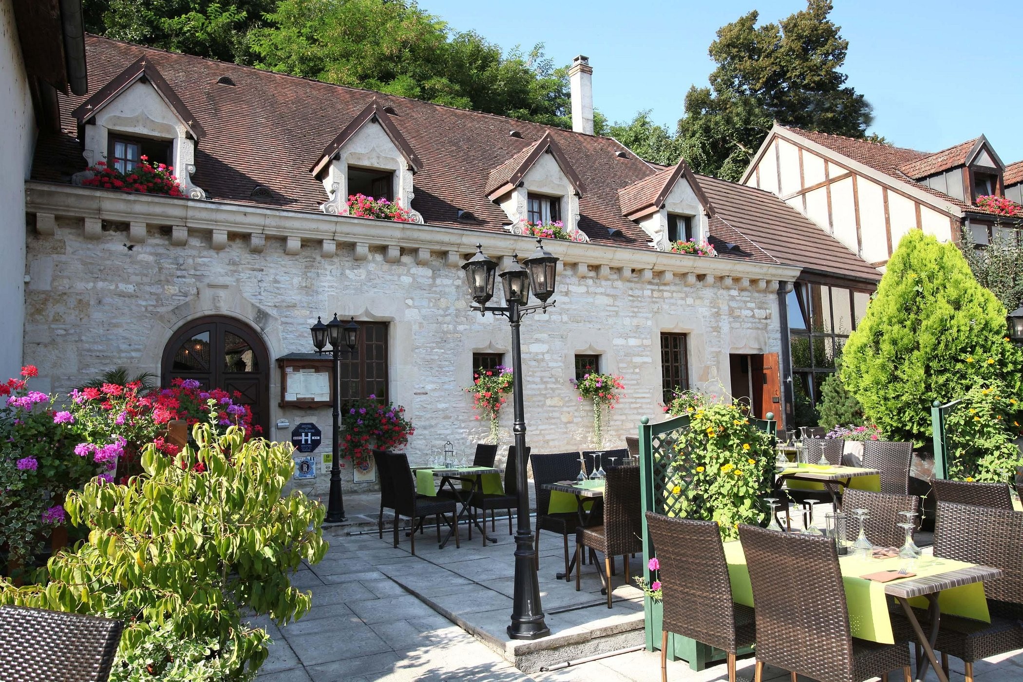 Logis Hôtel Le Bourguignon, Hôtel à Bèze