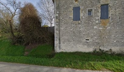 Wonderful Authentic French House With Private Pool in a Stunning Location, Hôtel à Bourg-de-Visa